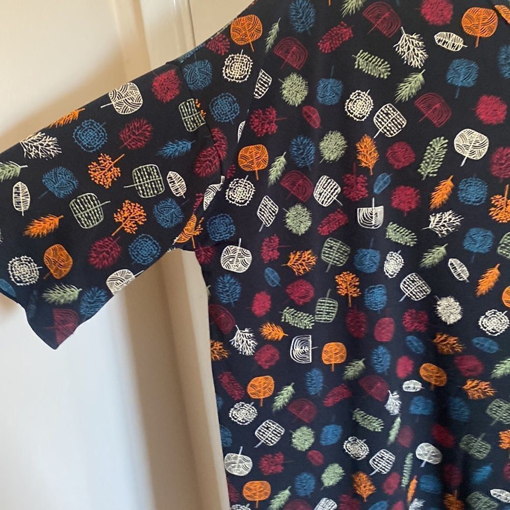 NWOT leaf IRMA top- size Small - Picture 7 of 10